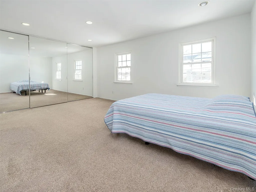 78 Santa Barbara Drive Plainview NY 11803