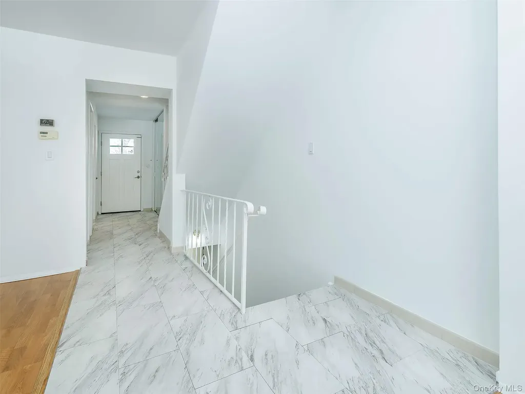 78 Santa Barbara Drive Plainview NY 11803