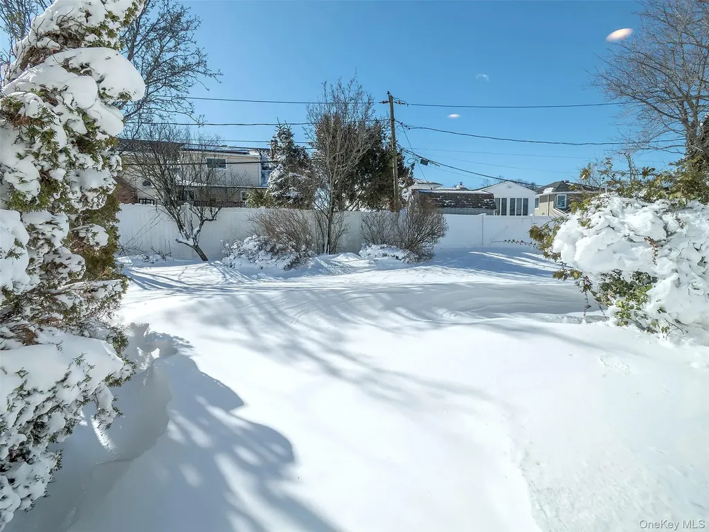 78 Santa Barbara Drive Plainview NY 11803