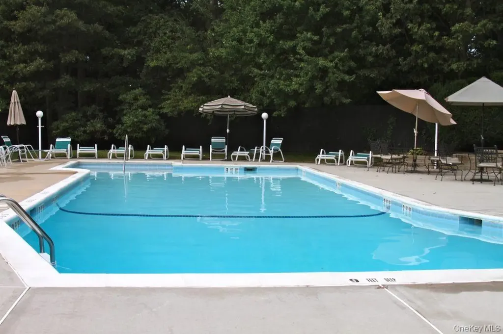 78 Santa Barbara Drive Plainview NY 11803