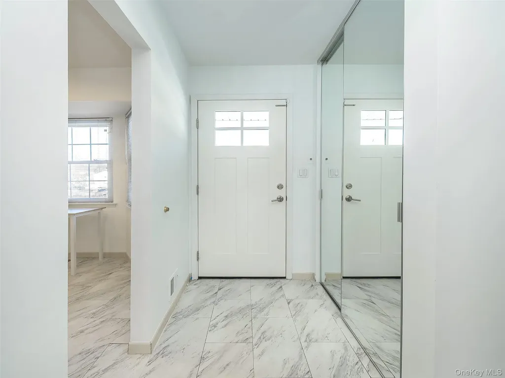 78 Santa Barbara Drive Plainview NY 11803