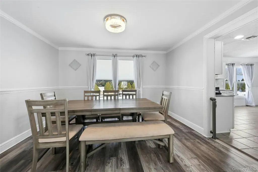 7 Harwood Way Coram NY 11727