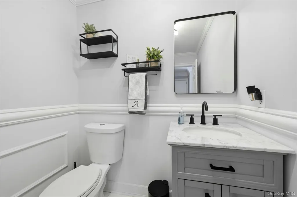7 Harwood Way Coram NY 11727