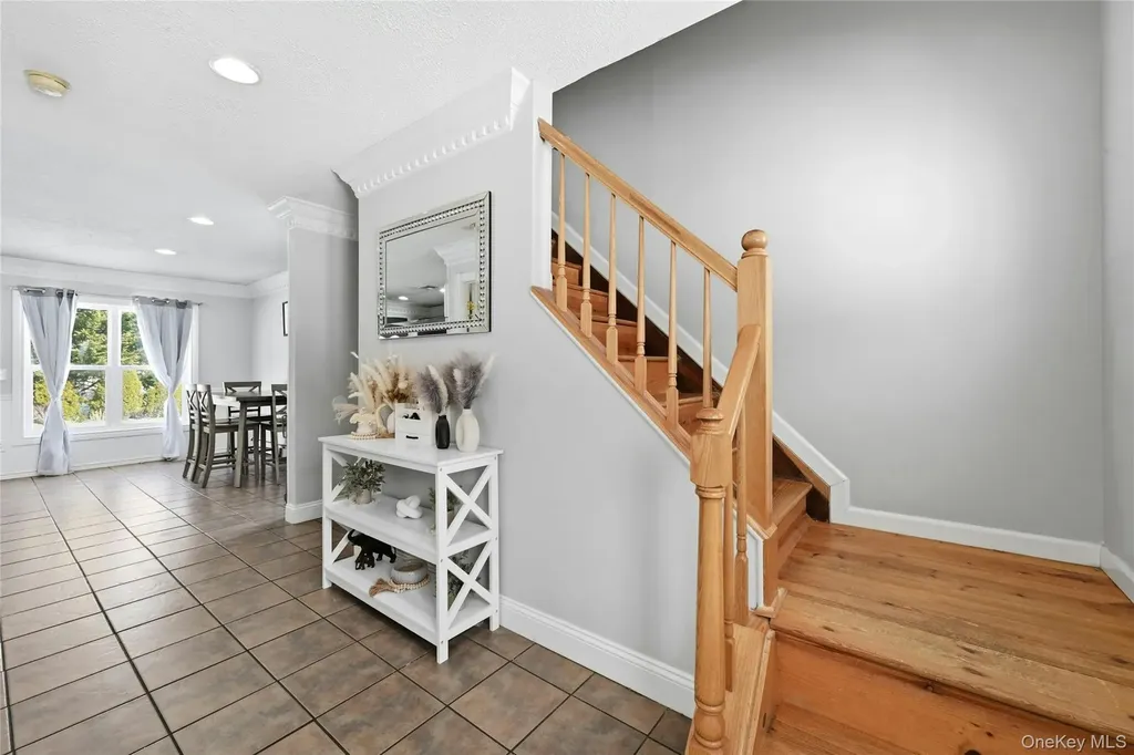 7 Harwood Way Coram NY 11727