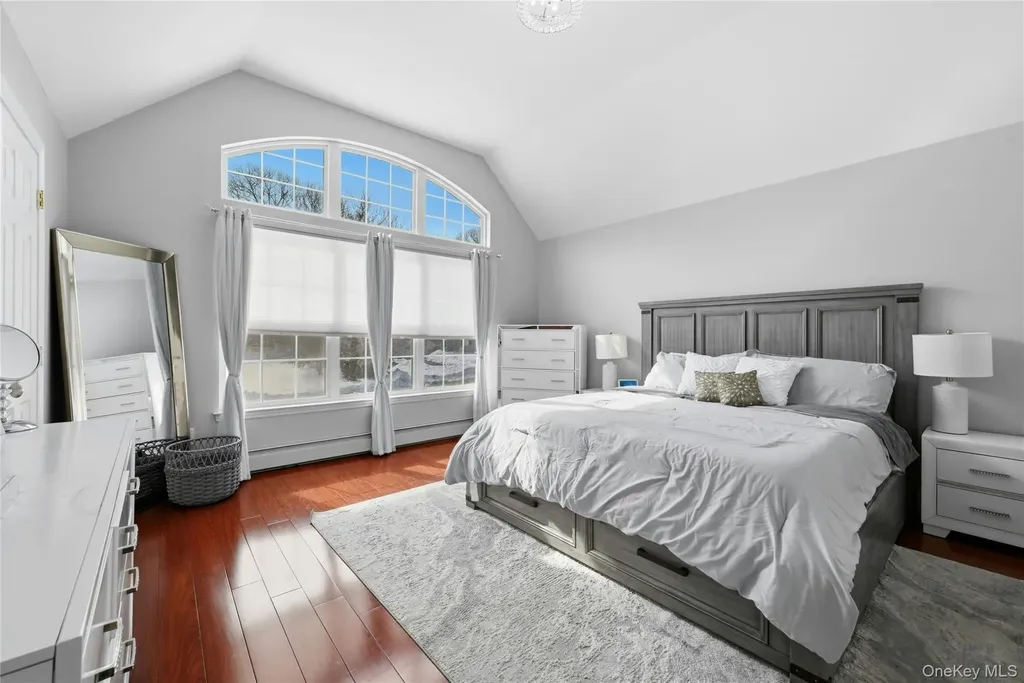 7 Harwood Way Coram NY 11727