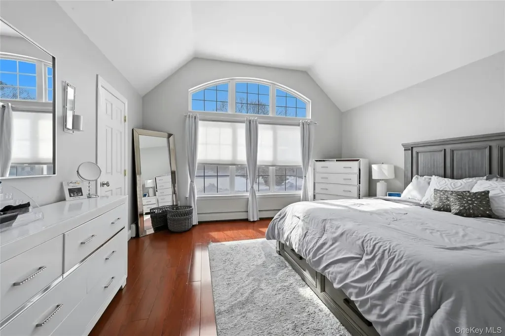 7 Harwood Way Coram NY 11727