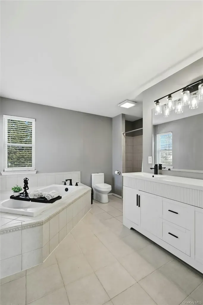 7 Harwood Way Coram NY 11727