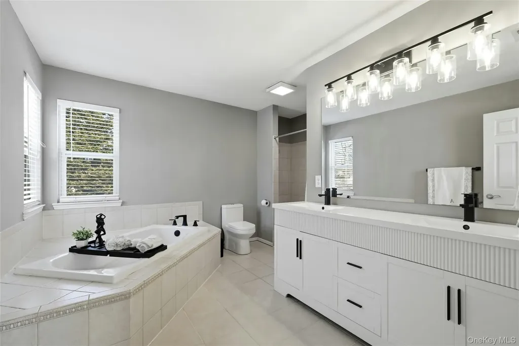 7 Harwood Way Coram NY 11727