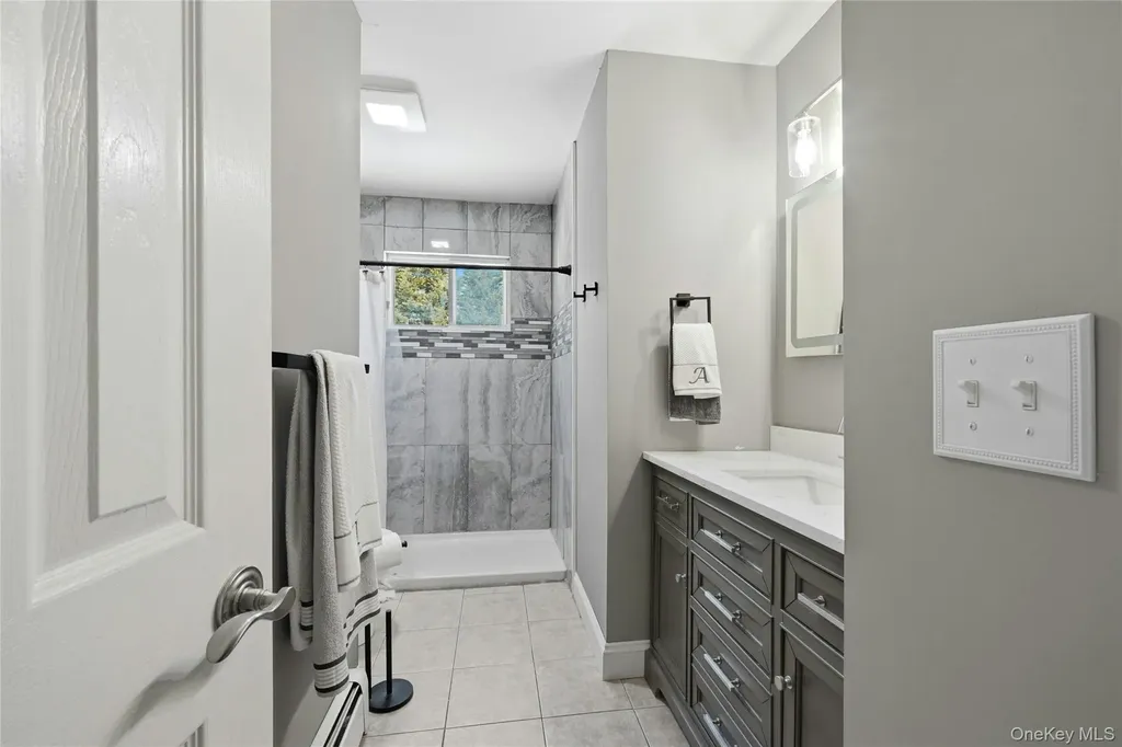 7 Harwood Way Coram NY 11727