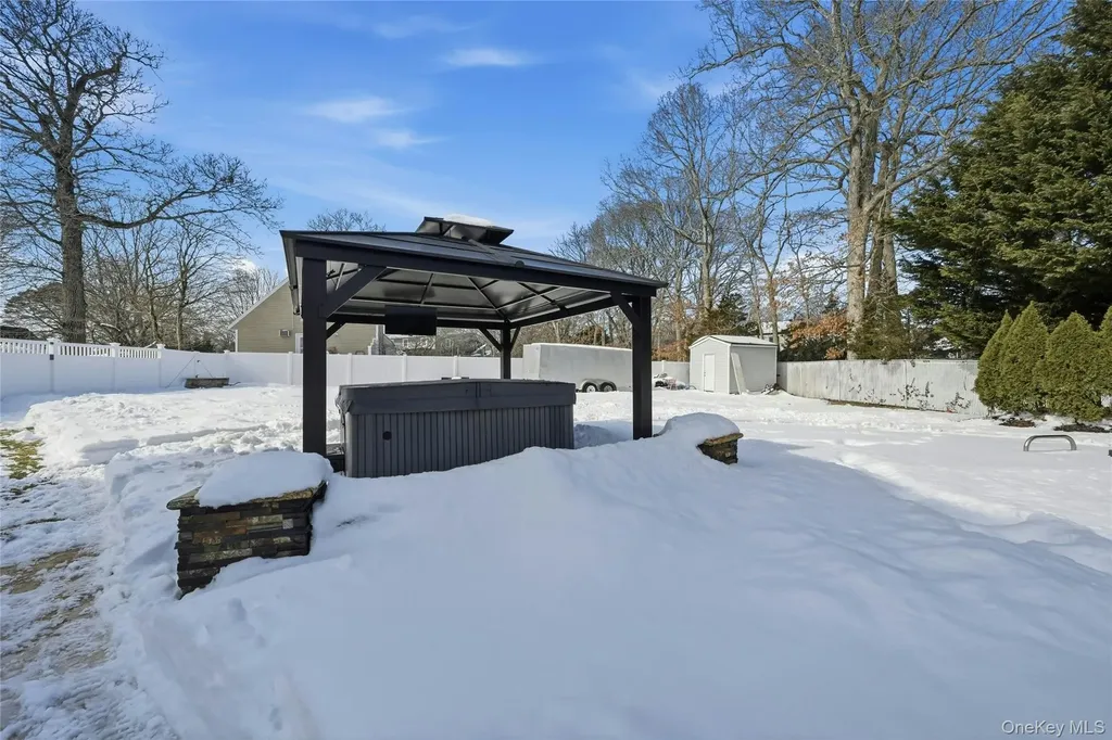 7 Harwood Way Coram NY 11727