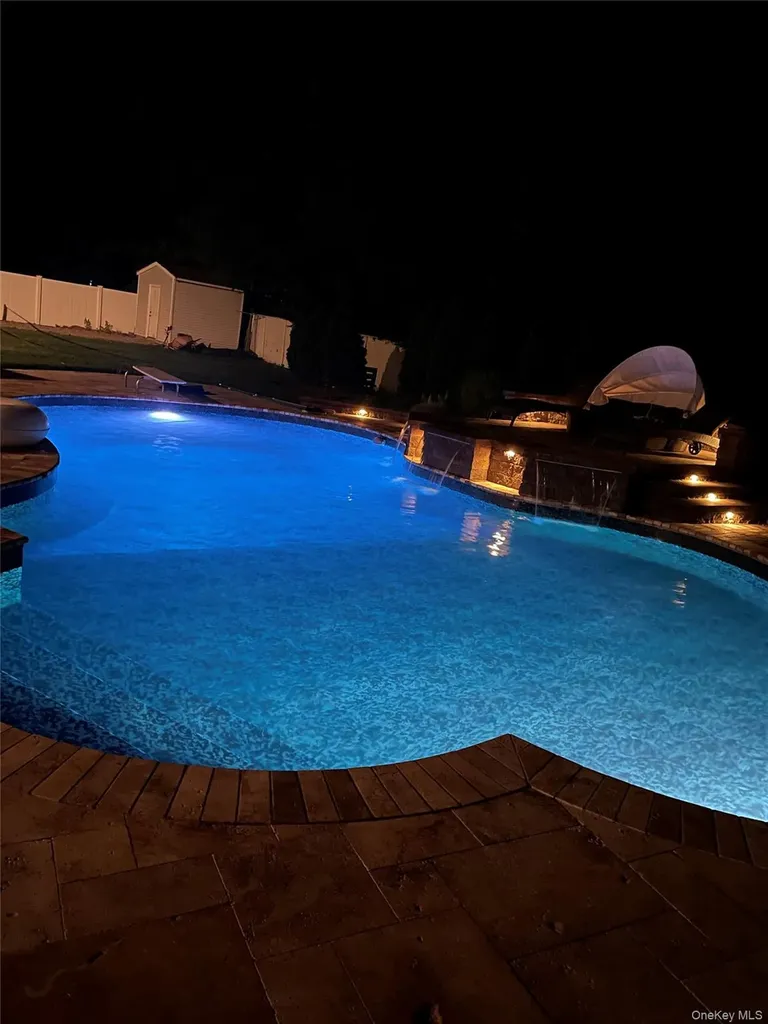 7 Harwood Way Coram NY 11727