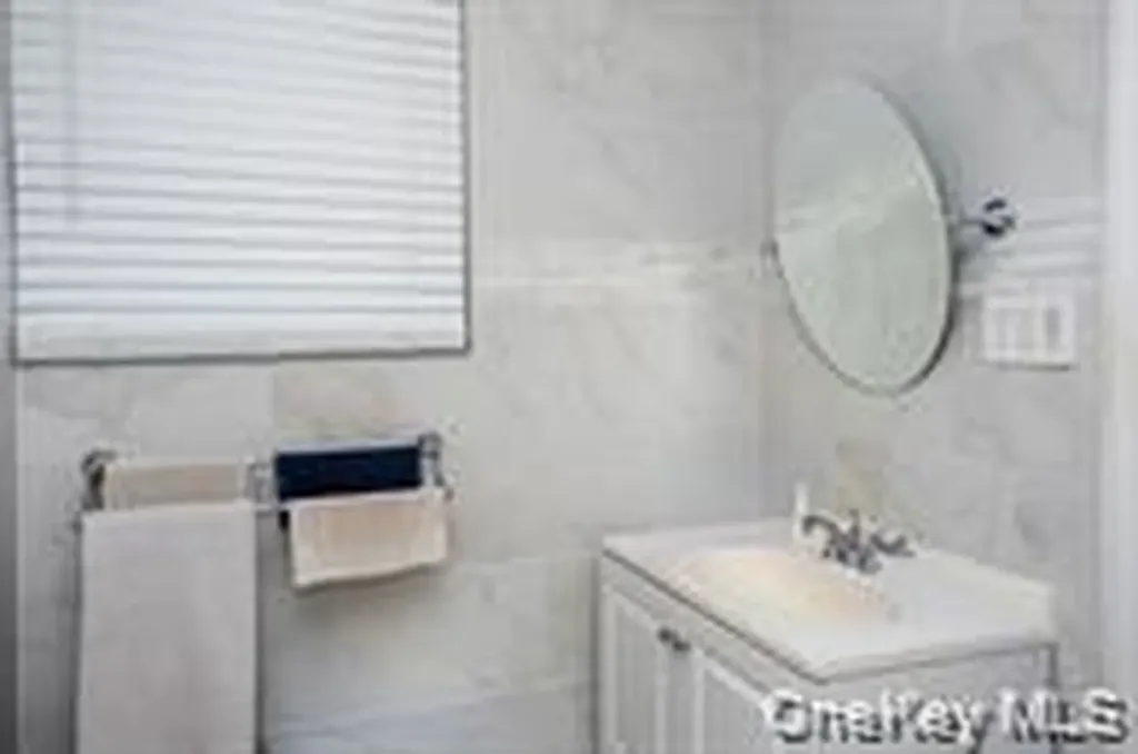 24 Whaley Street Freeport NY 11520