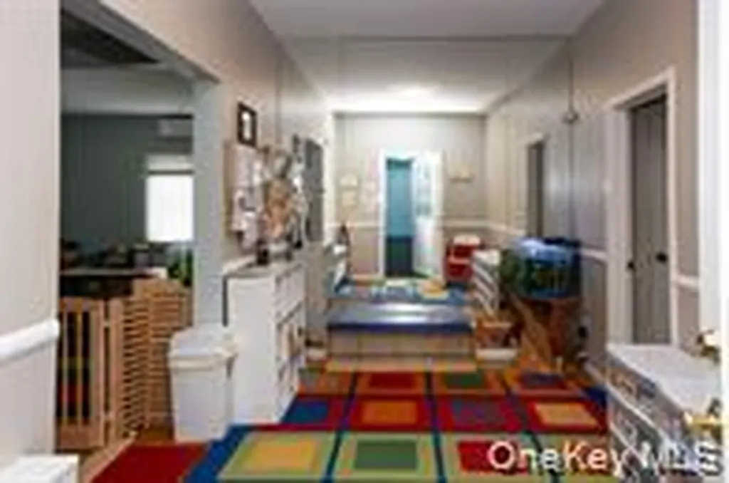 24 Whaley Street Freeport NY 11520