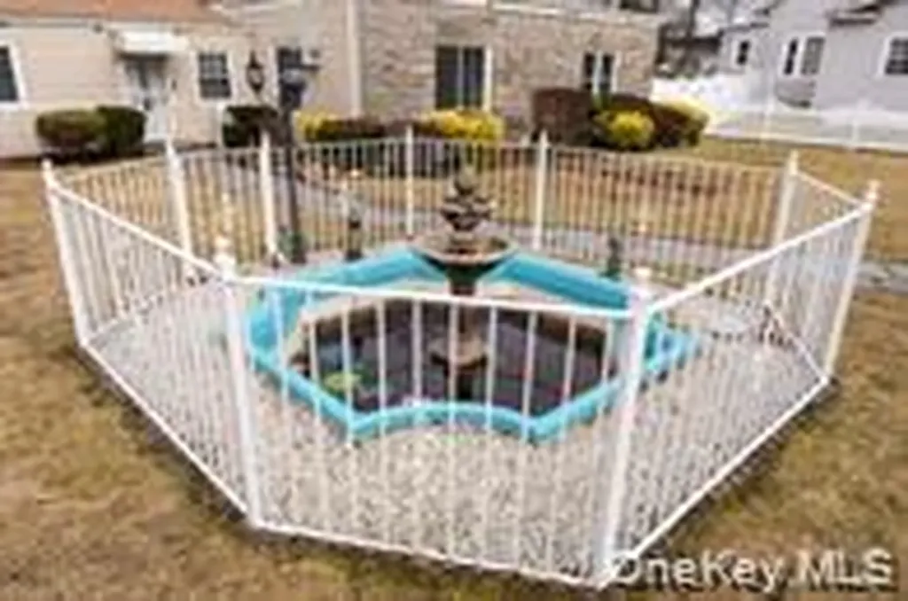 24 Whaley Street Freeport NY 11520
