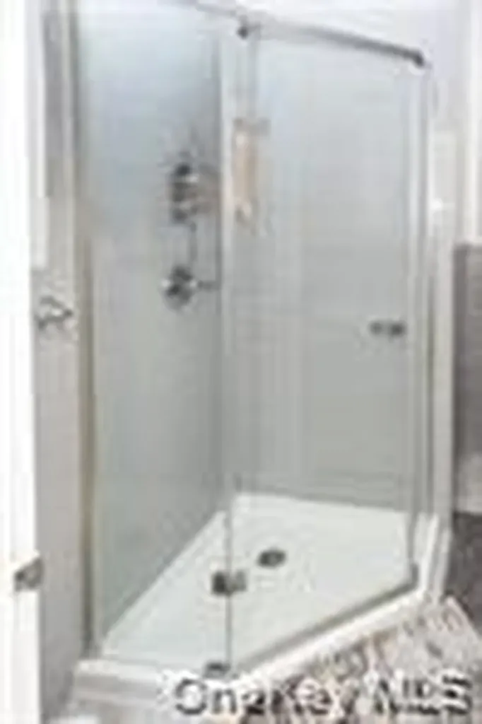 24 Whaley Street Freeport NY 11520