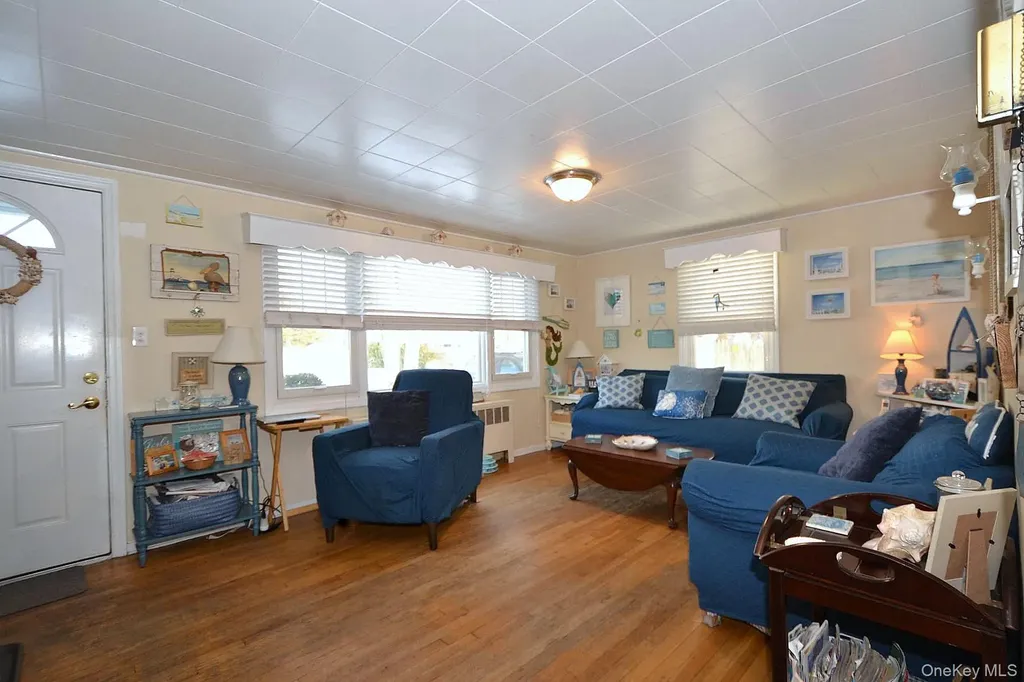 1362 Ackerson Boulevard Bay Shore NY 11706