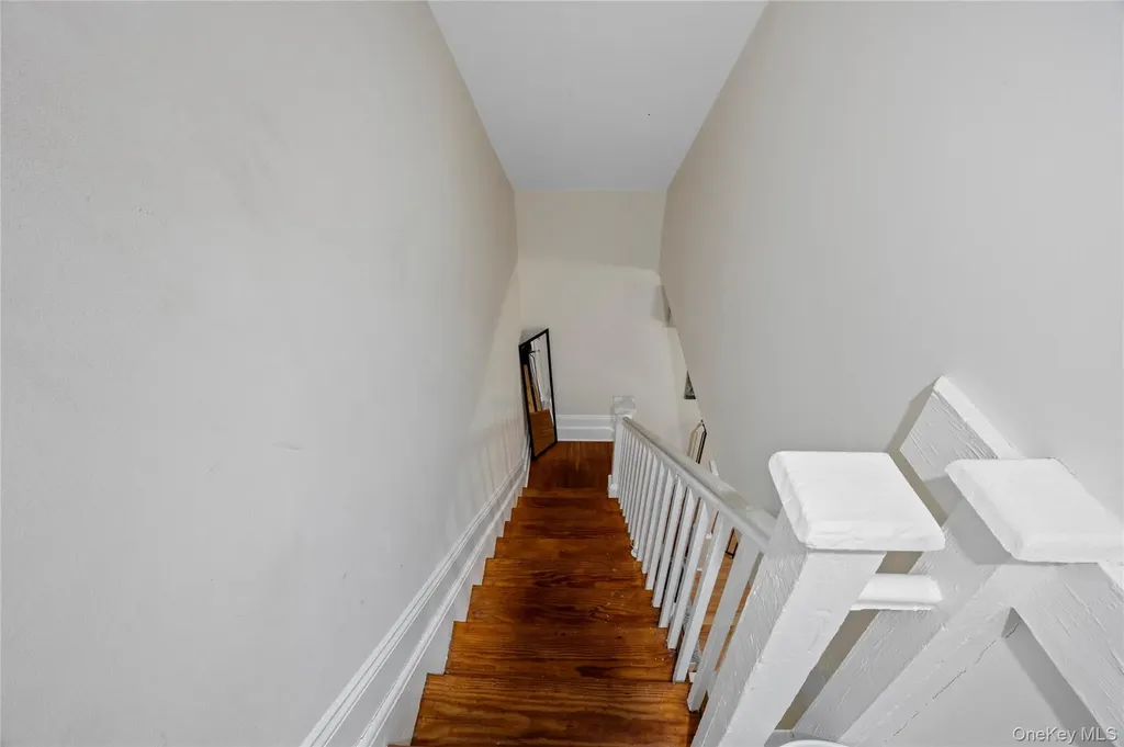 23 Pineview Boulevard Central Islip NY 11722