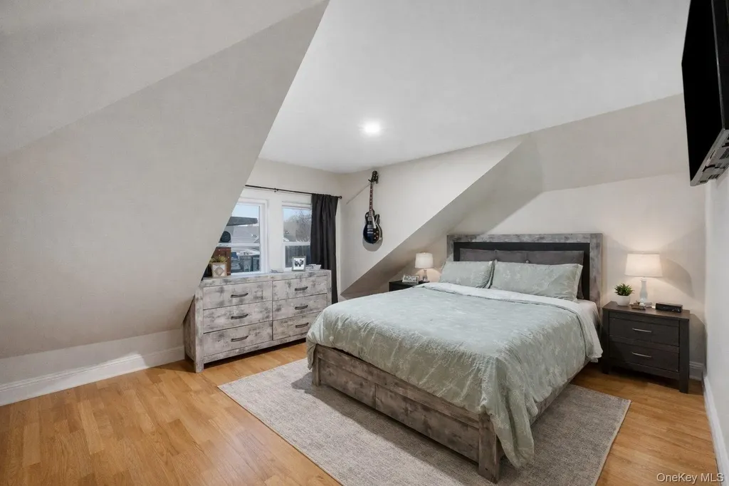 23 Pineview Boulevard Central Islip NY 11722