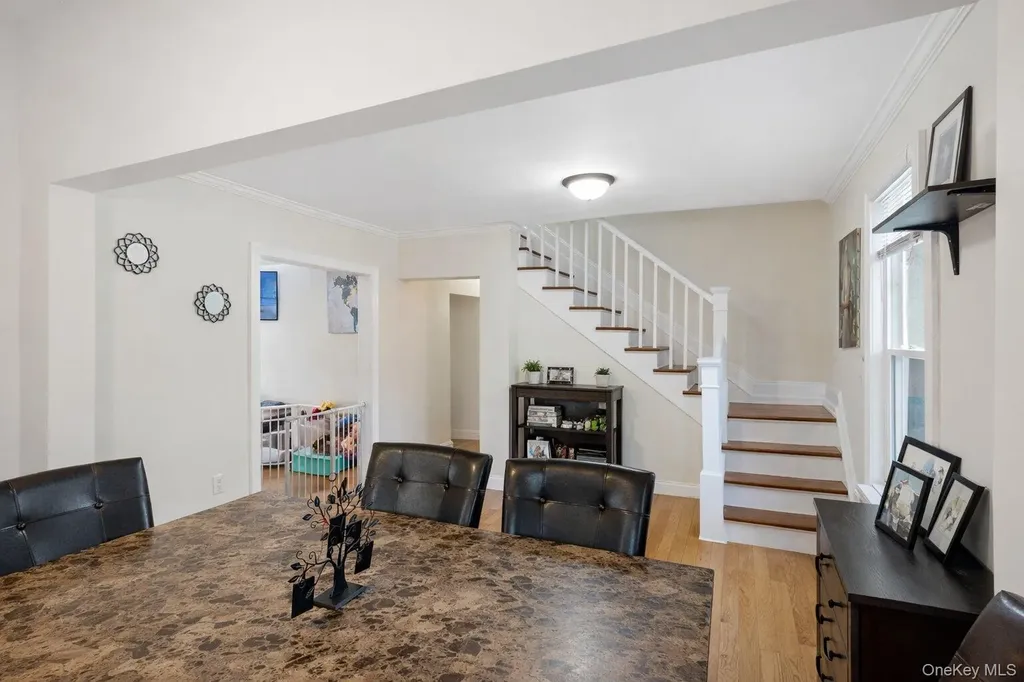 23 Pineview Boulevard Central Islip NY 11722