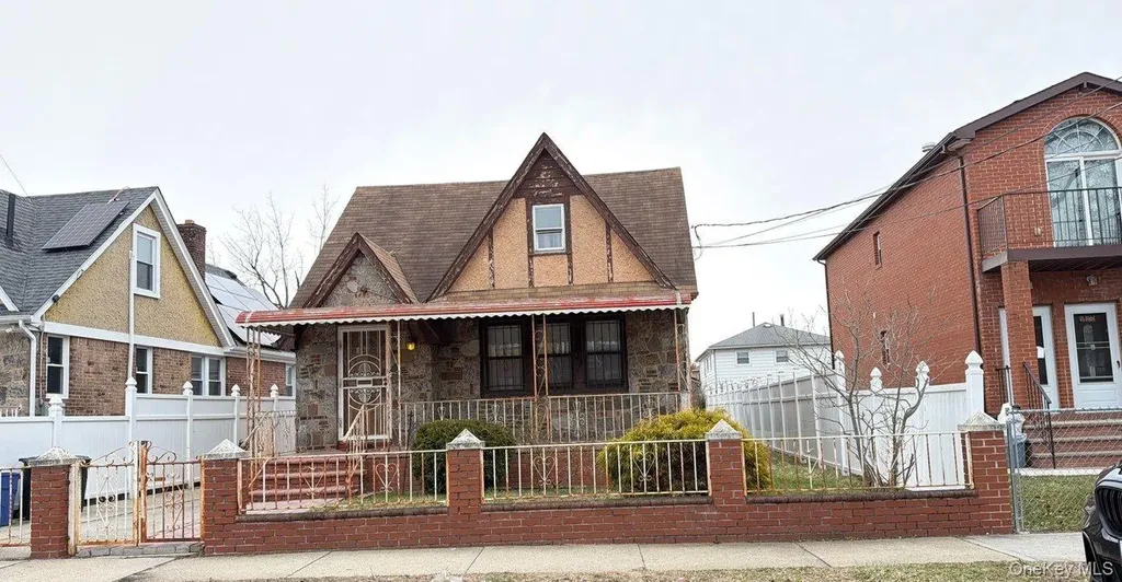 135-15 220th Place Laurelton NY 11413