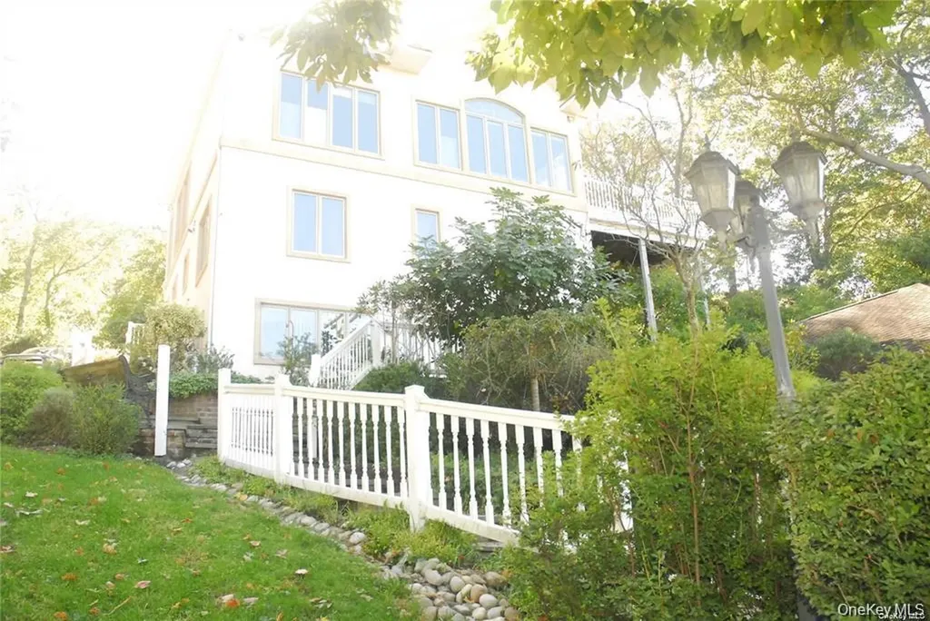 80 Harbor Beach Road Miller Place NY 11764