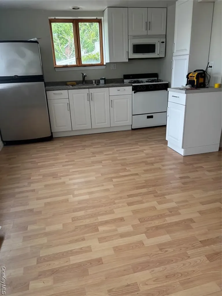 80 Harbor Beach Road Miller Place NY 11764