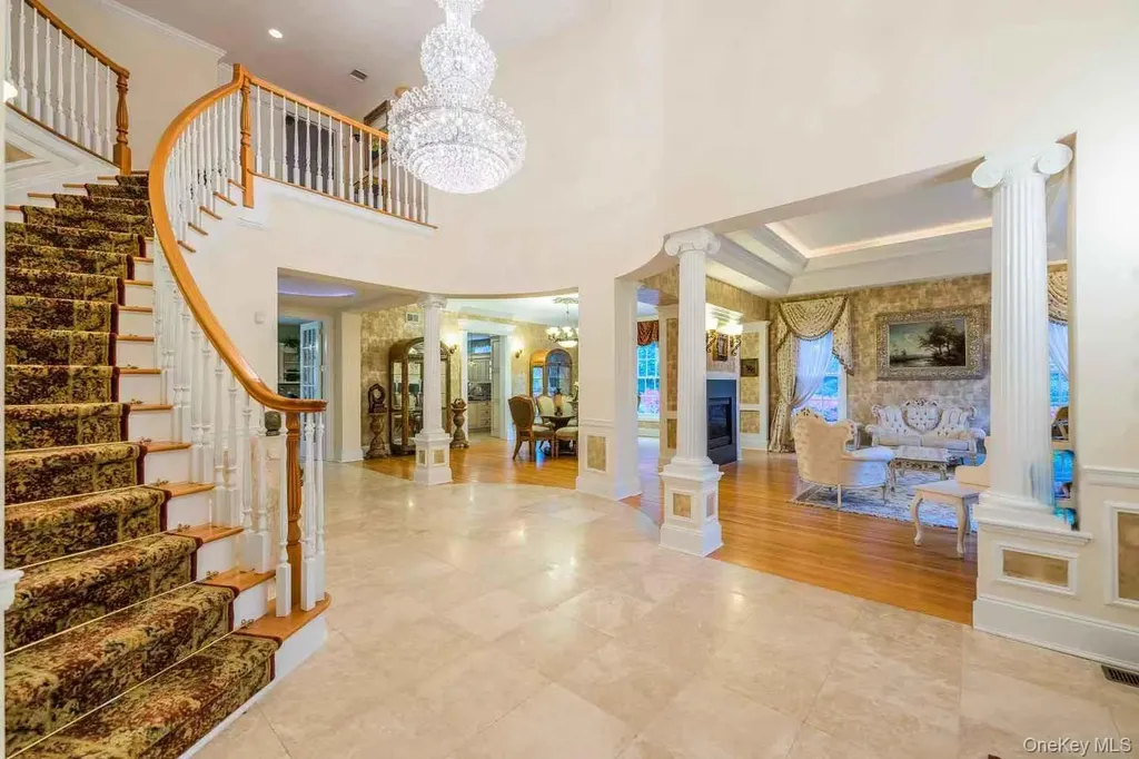 5 Westgate Road Muttontown NY 11791