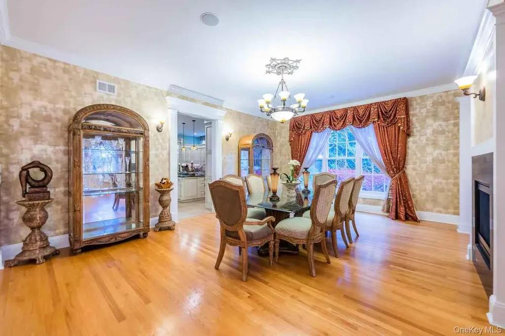 5 Westgate Road Muttontown NY 11791