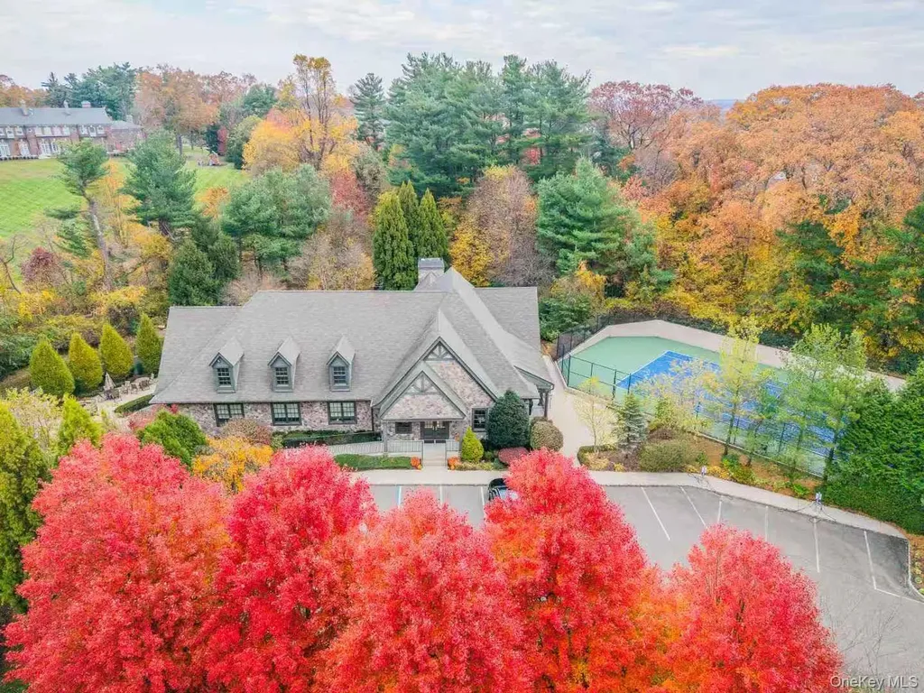 5 Westgate Road Muttontown NY 11791