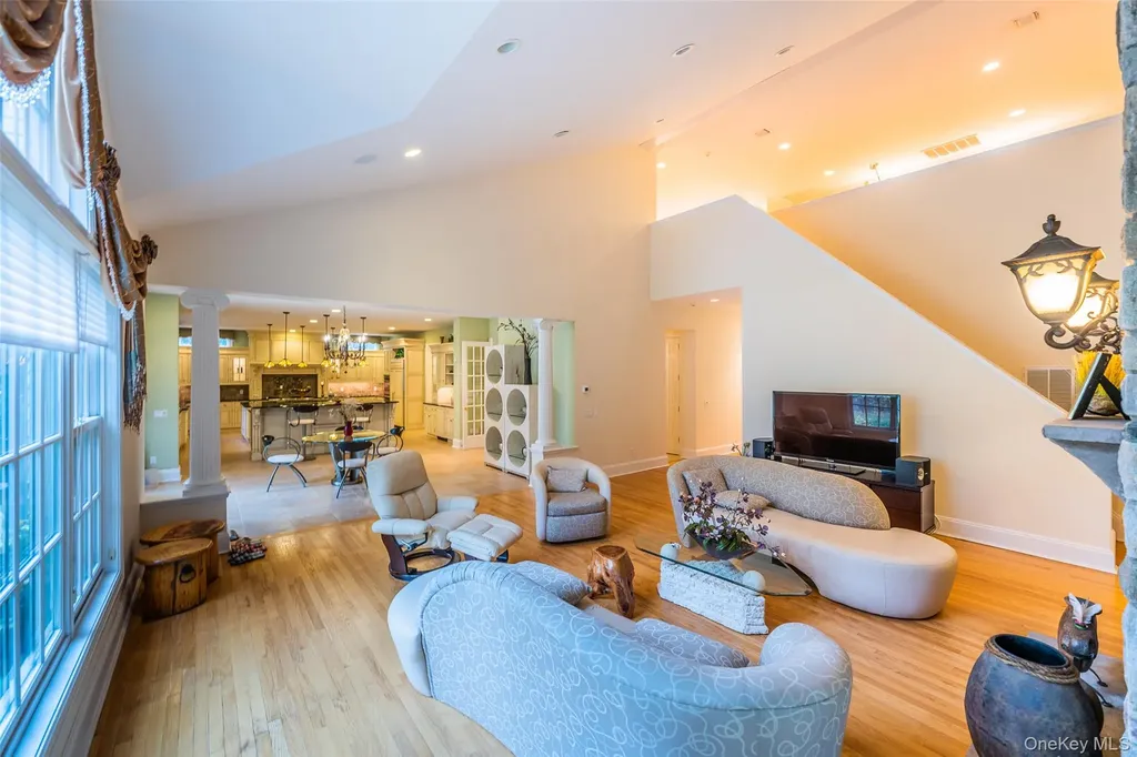5 Westgate Road Muttontown NY 11791