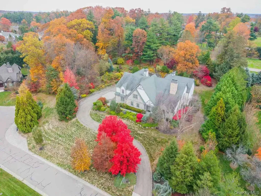 5 Westgate Road Muttontown NY 11791