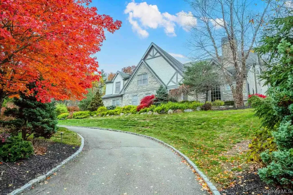 5 Westgate Road Muttontown NY 11791