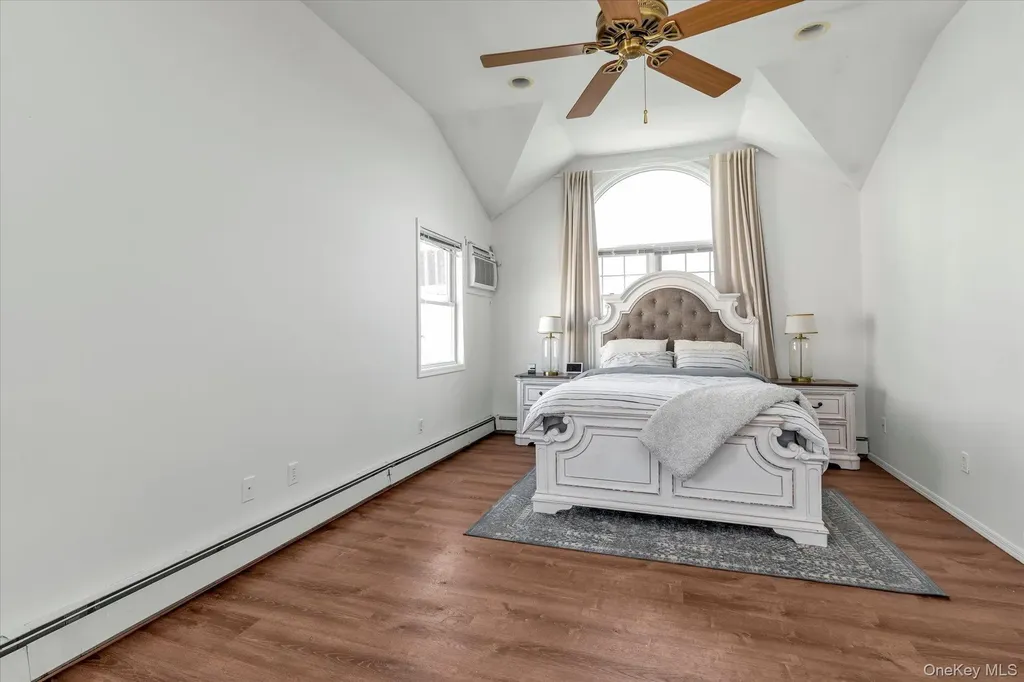 32 Return Lane Levittown NY 11756