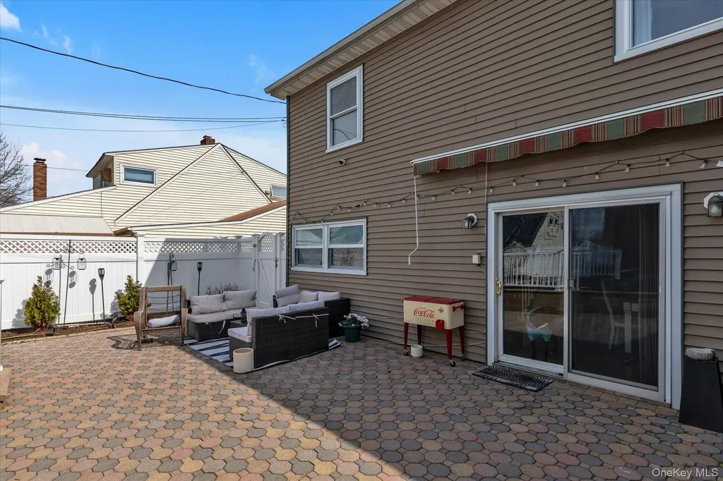 32 Return Lane Levittown NY 11756