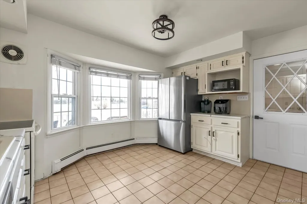 32 Return Lane Levittown NY 11756