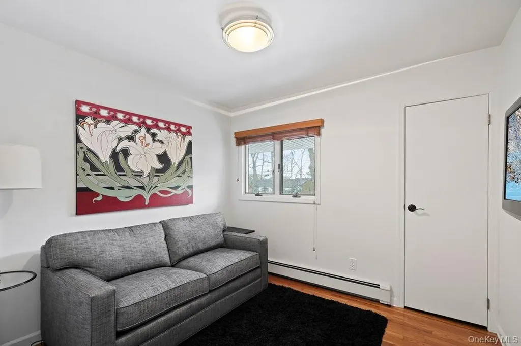 31 Prescott Place Old Bethpage NY 11804