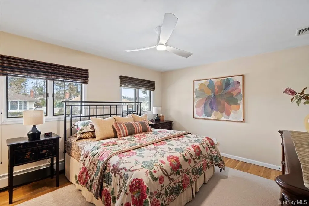 31 Prescott Place Old Bethpage NY 11804