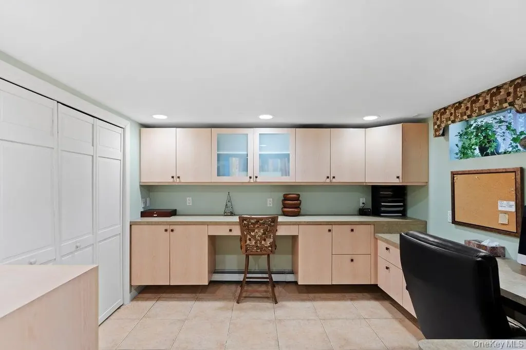 31 Prescott Place Old Bethpage NY 11804