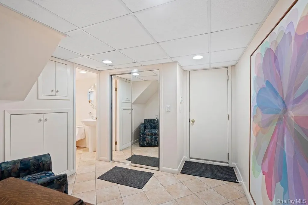 31 Prescott Place Old Bethpage NY 11804