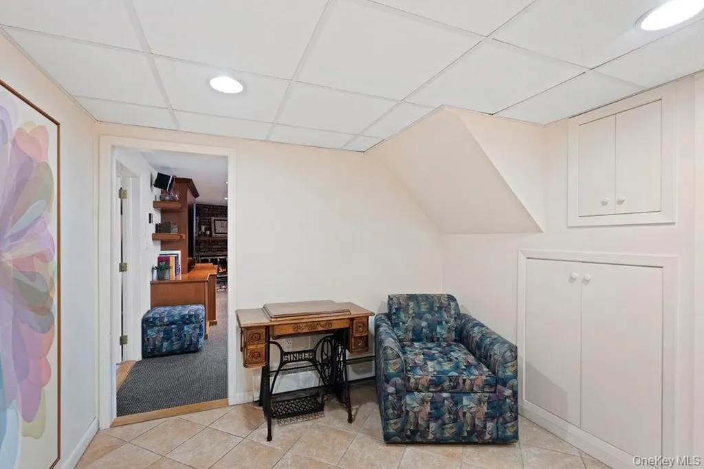 31 Prescott Place Old Bethpage NY 11804
