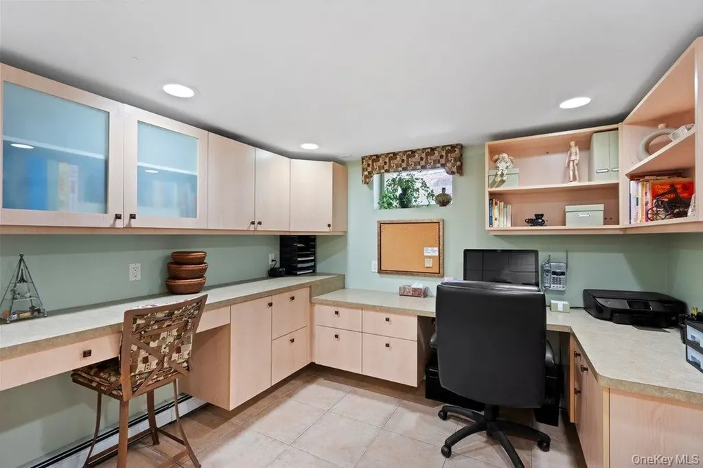 31 Prescott Place Old Bethpage NY 11804