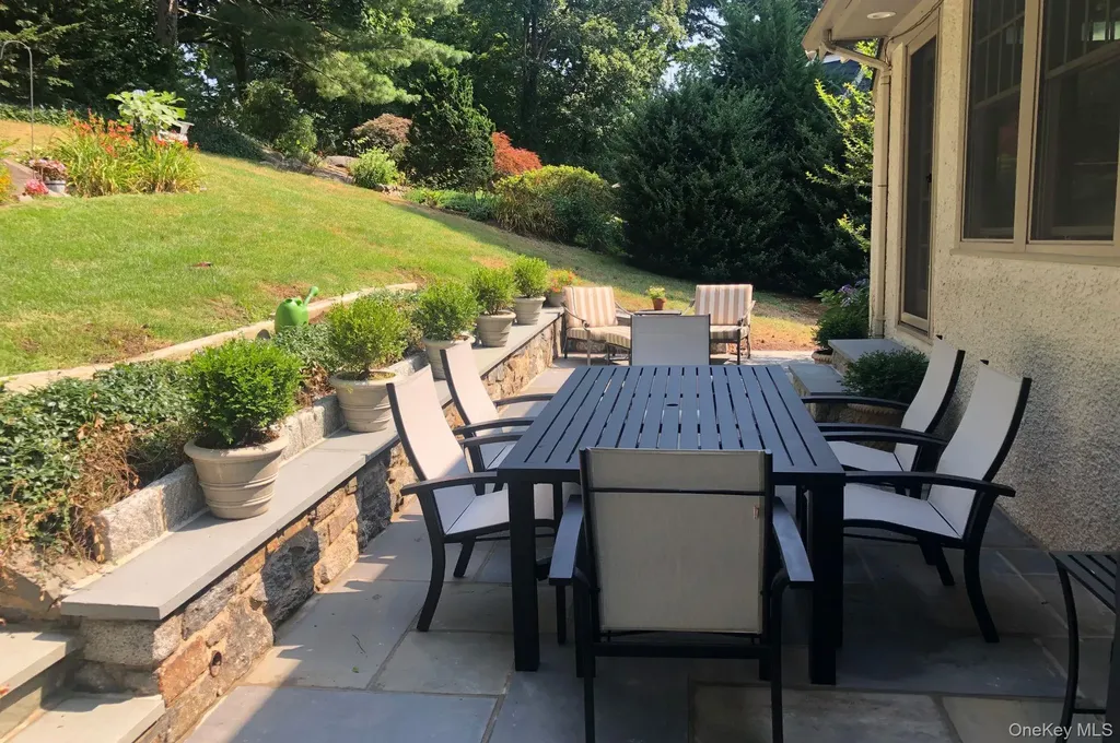 30 Myrtle Boulevard Larchmont NY 10538