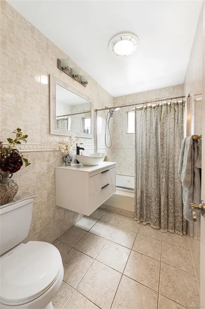 204 Sommer Avenue Staten Island NY 10314