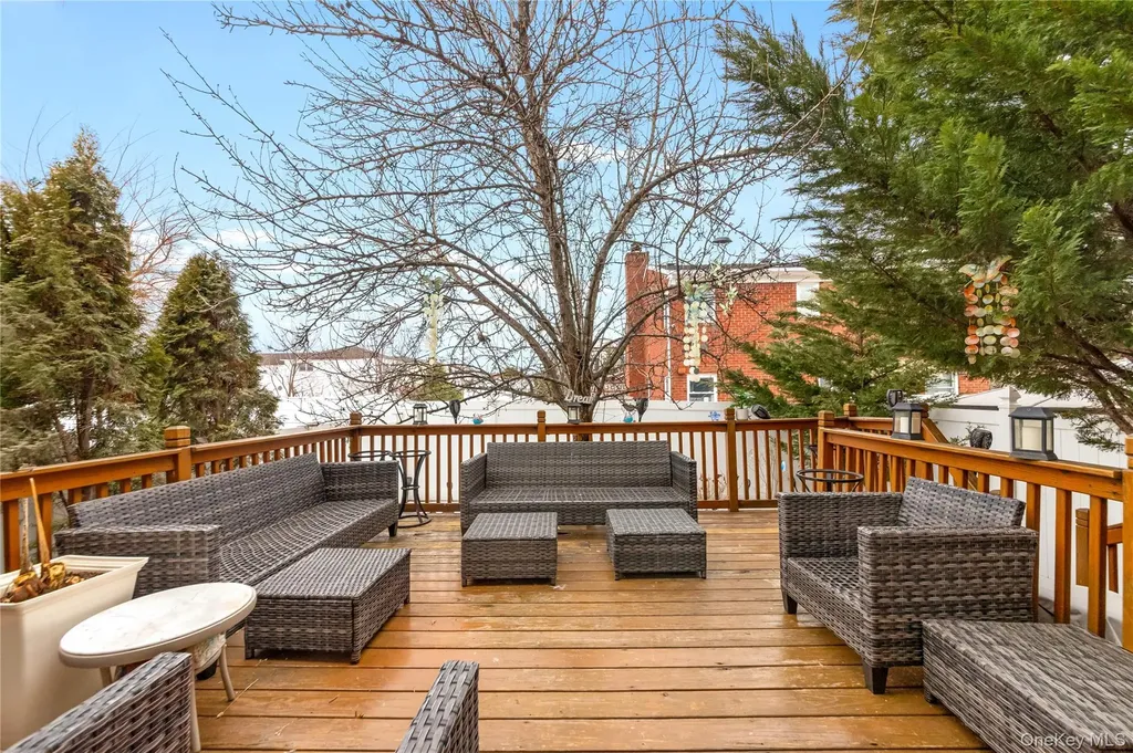 204 Sommer Avenue Staten Island NY 10314