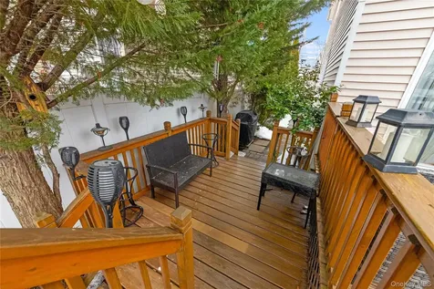 204 Sommer Avenue Staten Island NY 10314