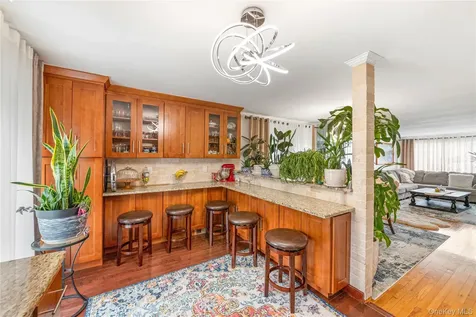 204 Sommer Avenue Staten Island NY 10314