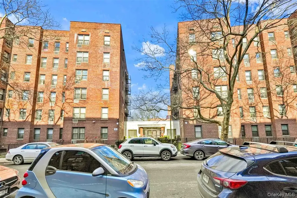 141-05 Pershing Crescent Briarwood NY 11435