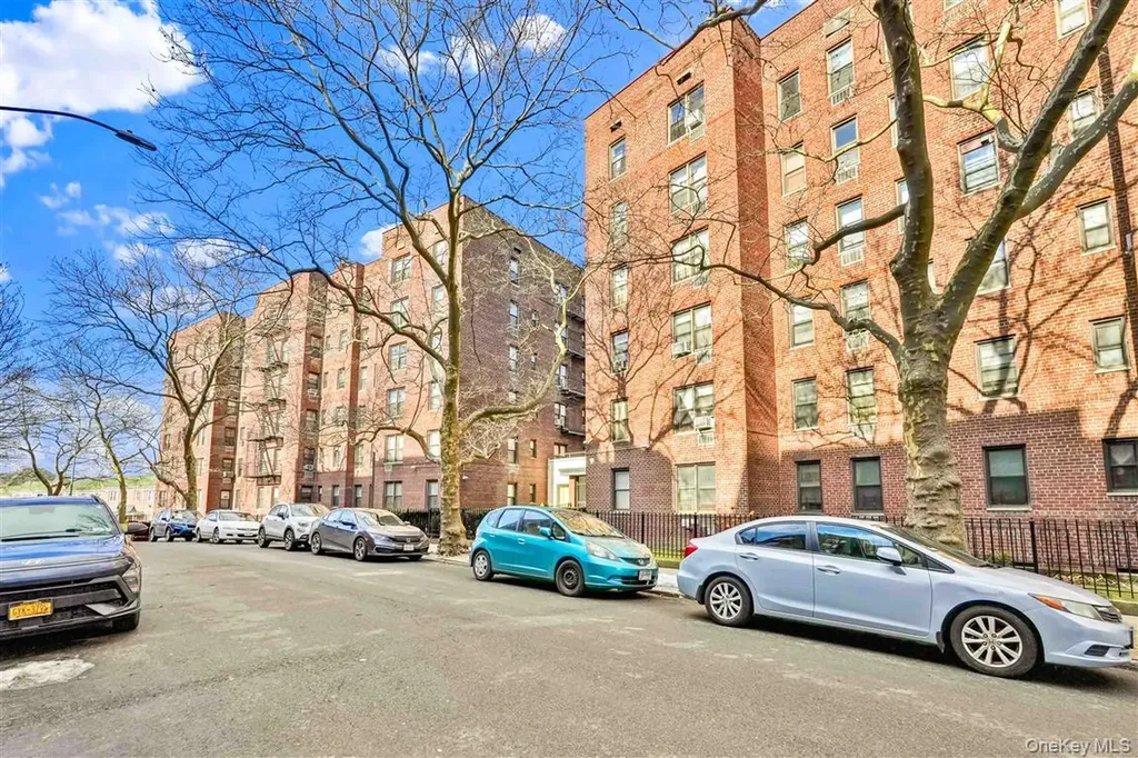 141-05 Pershing Crescent Briarwood NY 11435