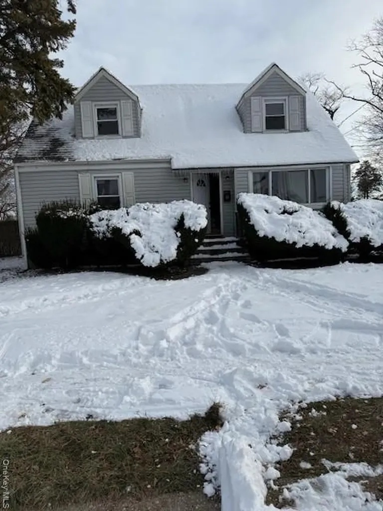 48 Cliff Avenue Hempstead NY 11550