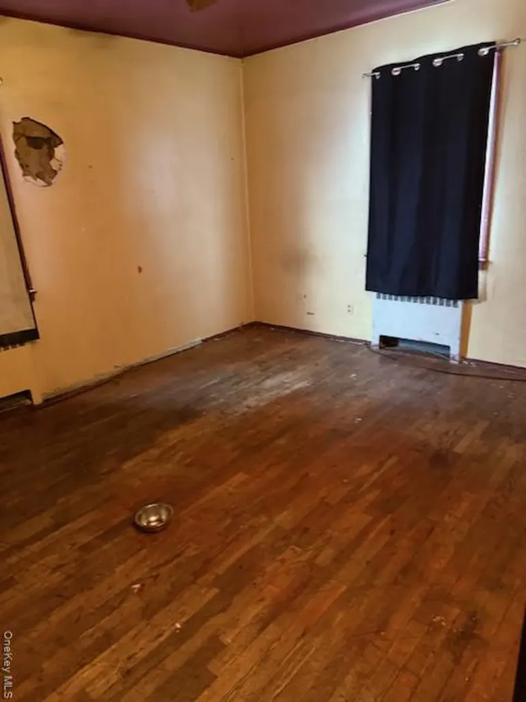 48 Cliff Avenue Hempstead NY 11550